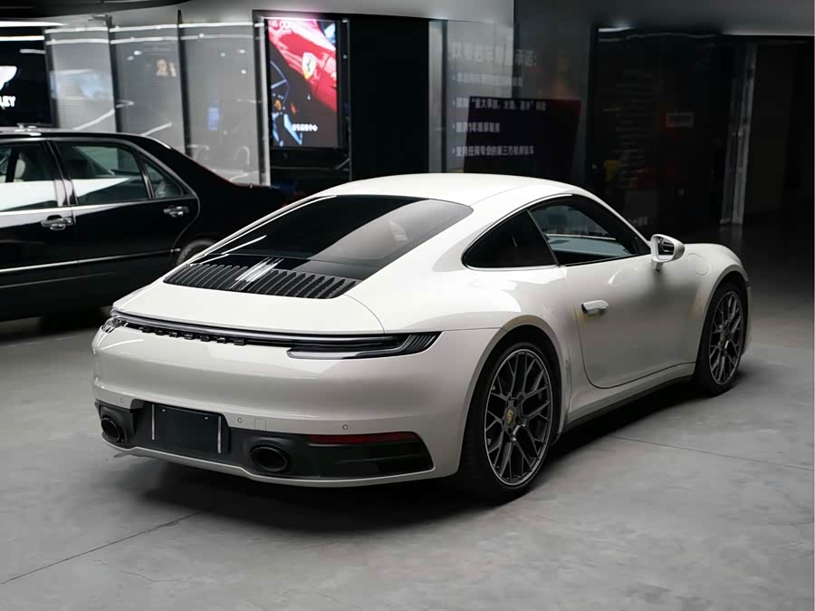 Porsche 911 2023