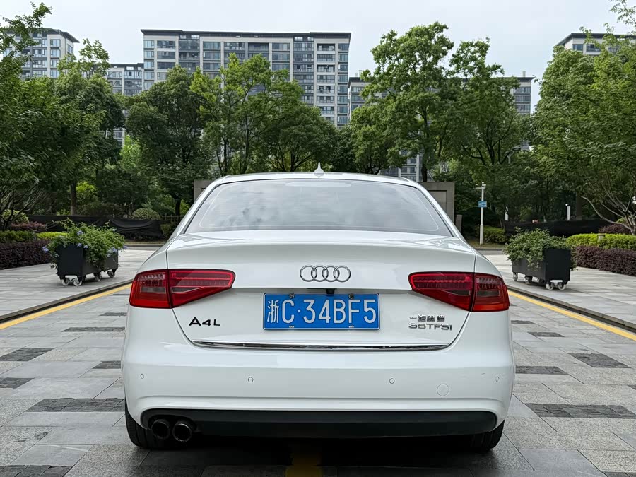 Audi A4L 2015