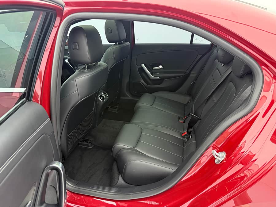 Mercedes-Benz A-Class 2022 — фото 14