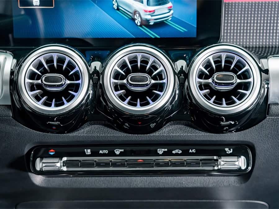 Mercedes-Benz GLB 2023 — фото 11