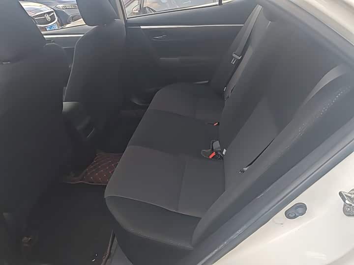 Toyota Corolla 2017 — фото 17