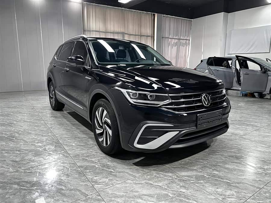 Volkswagen Tiguan L 2023