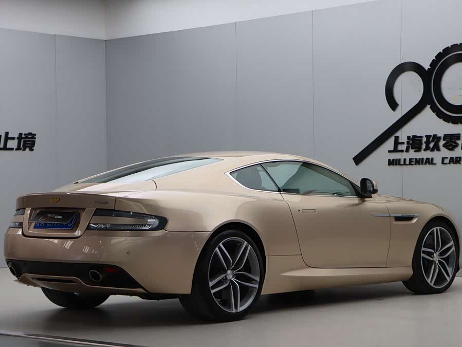 Aston Martin Virage 2012