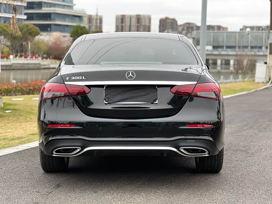 Mercedes-Benz E-Class 2023 — фото 9