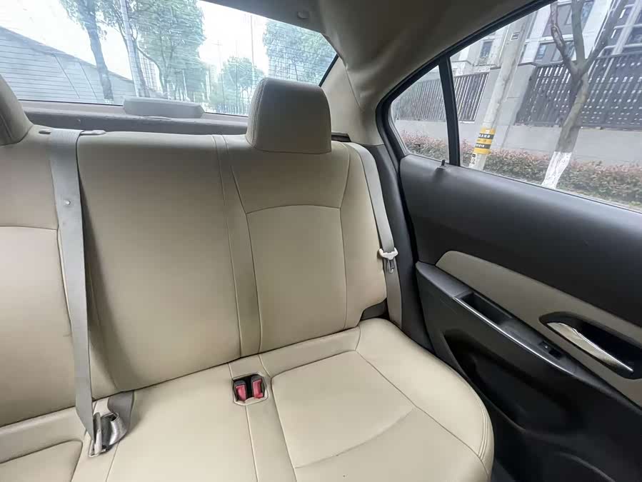 Chevrolet Cruze 2015 — фото 17