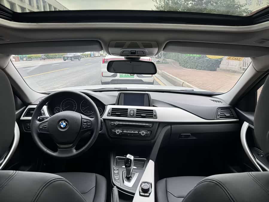 BMW 3 Series 2015 — фото 11