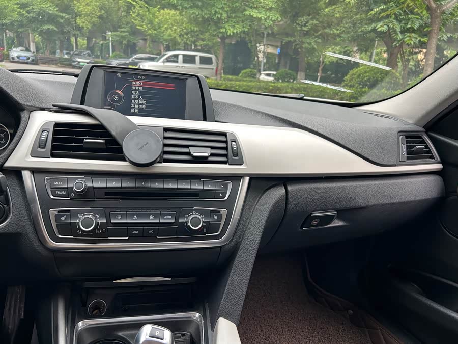 BMW 3 Series 2015 — фото 10