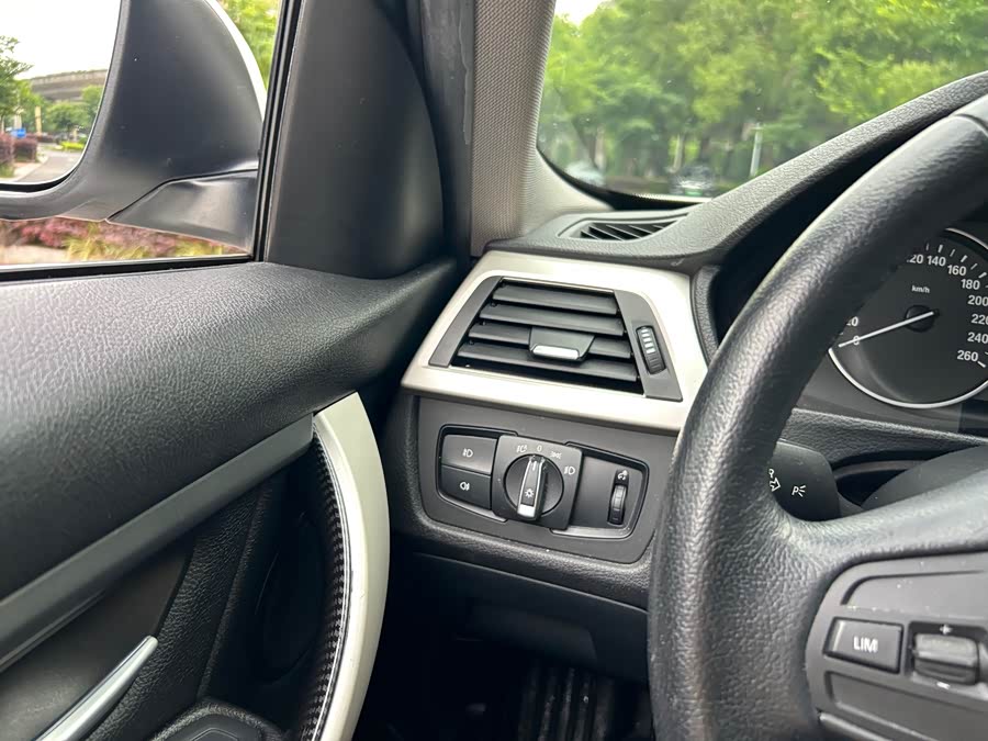BMW 3 Series 2015 — фото 16