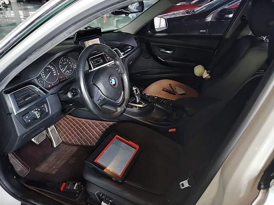 BMW 3 Series 2017 — фото 16