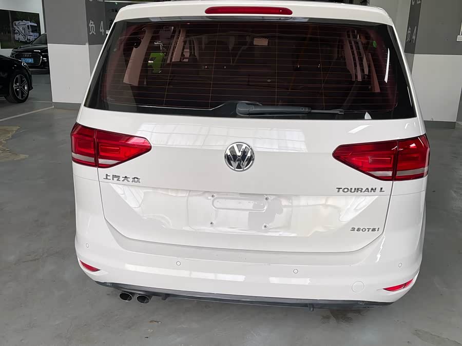 Volkswagen Touran 2018 — фото 8