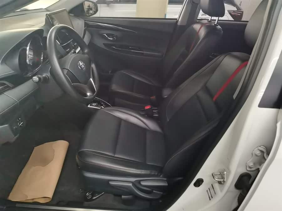 Toyota Yaris L 2020 — фото 15