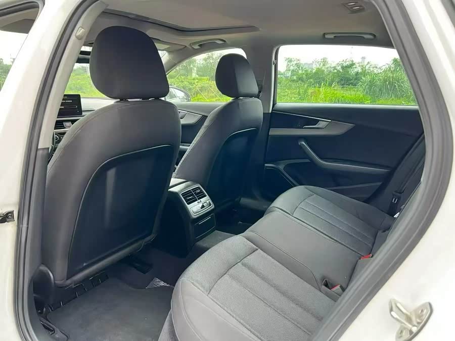 Audi A4L 2018
