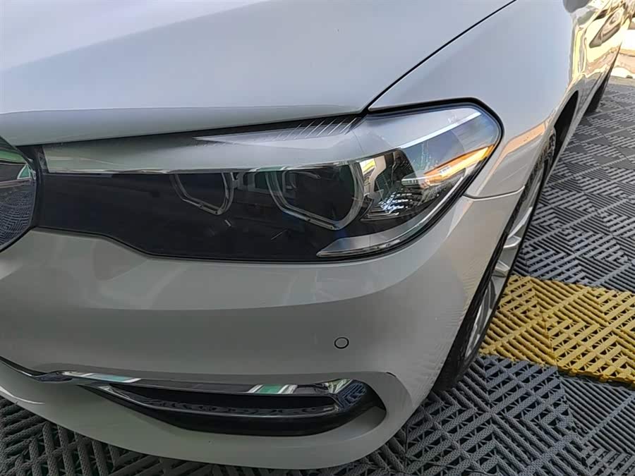 BMW 5 Series 2019 — фото 24