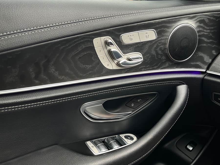 Mercedes-Benz E-Class 2016 — фото 15