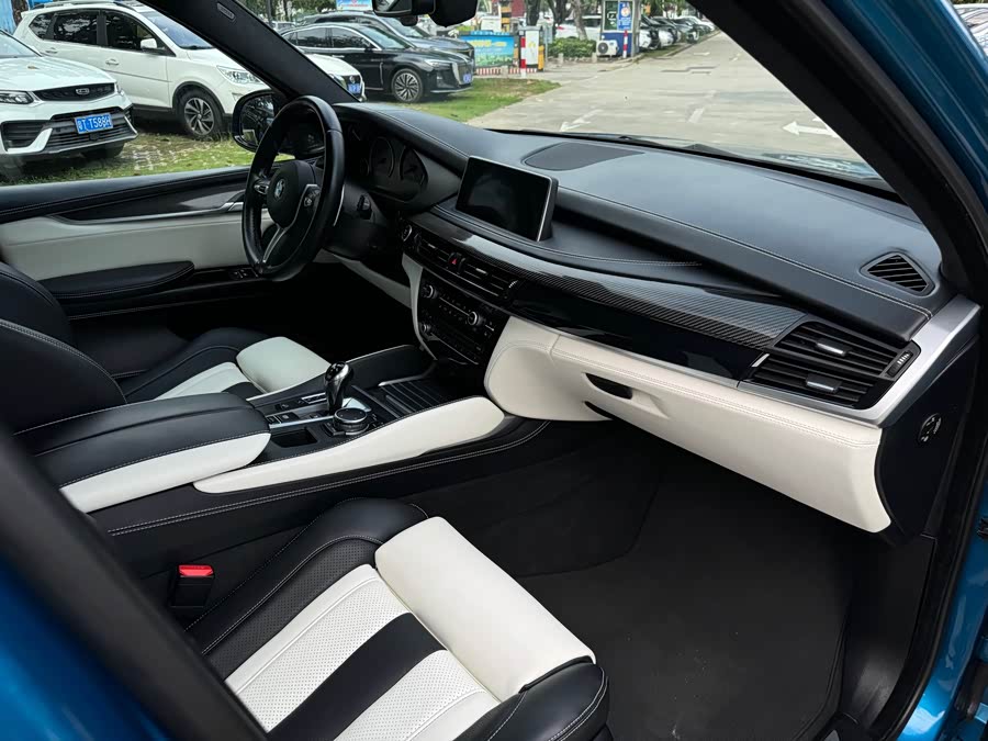 BMW X5 M 2015 — фото 13