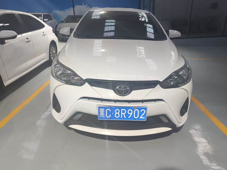 Toyota Yaris L 2022