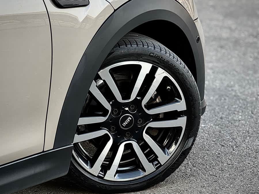 MINI MINI 2022