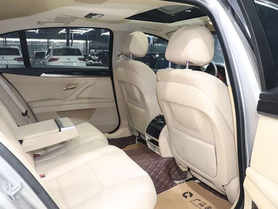 BMW 5 Series 2014 — фото 10
