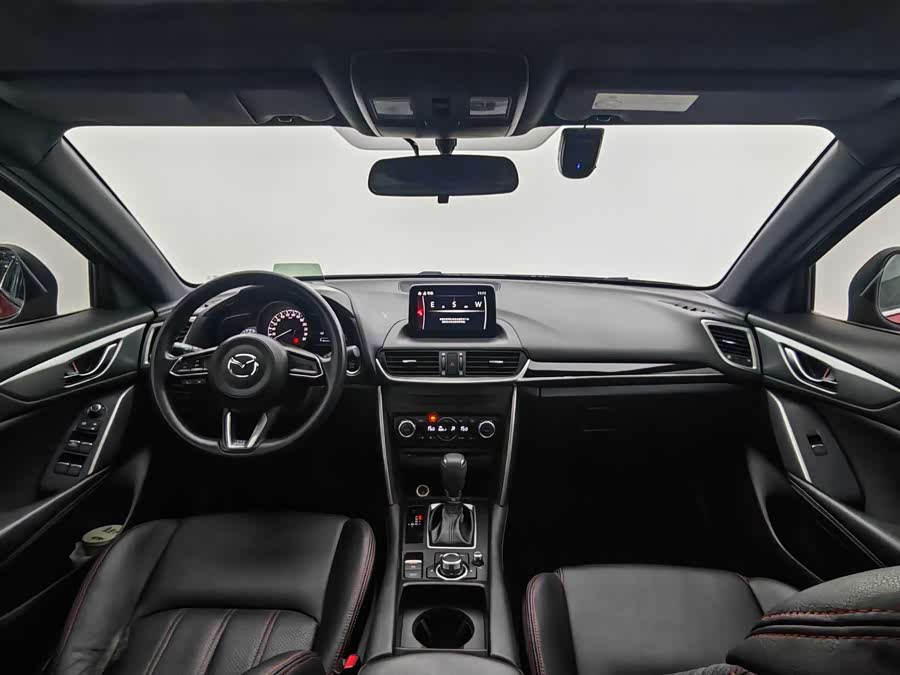 Mazda CX-4 2018 — фото 18