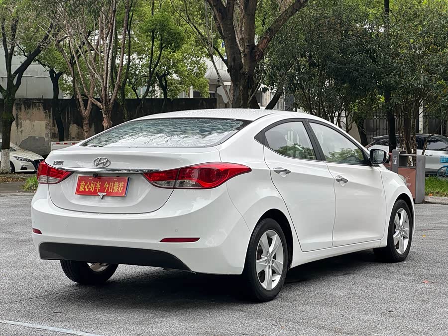 Hyundai Elantra 2013
