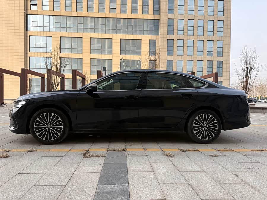 Volkswagen Magotan 2024