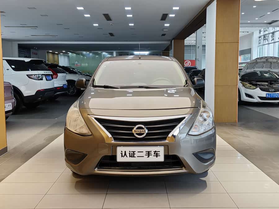 Nissan Sunny 2015