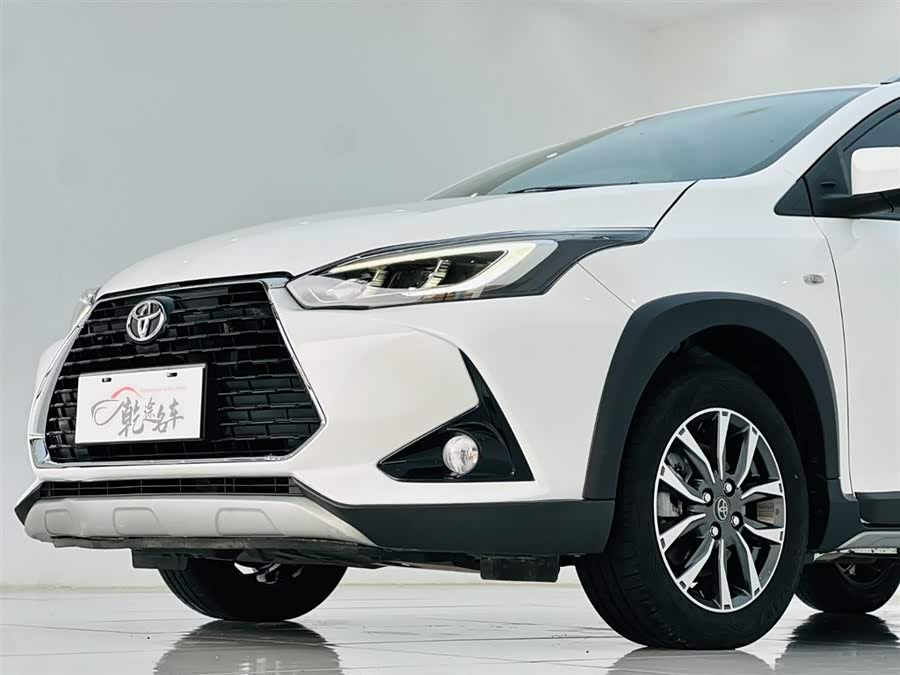 Toyota Yaris L 2022 — фото 8