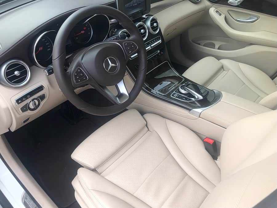 Mercedes-Benz GLC 2016 — фото 12