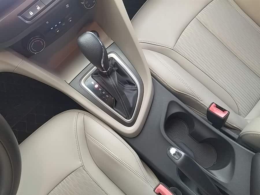 Buick Excelle GT 2017 — фото 14