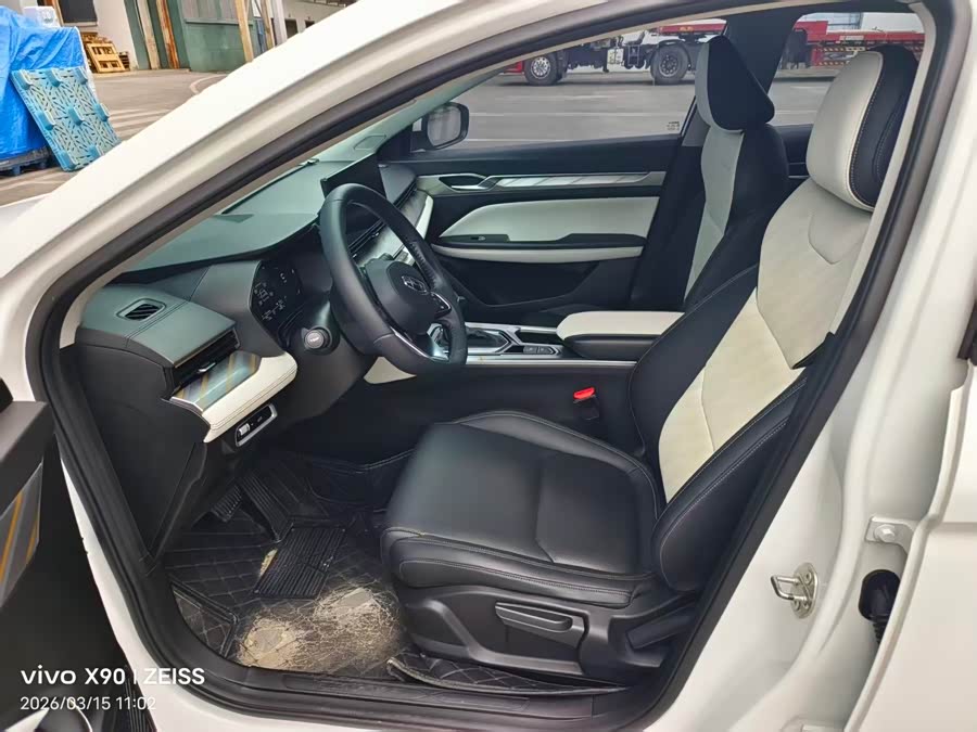 Geely Emgrand L 2022