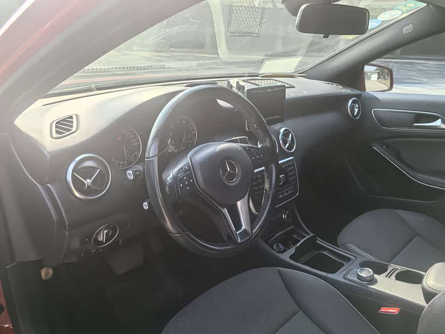 Mercedes-Benz A-Class 2015 — фото 9