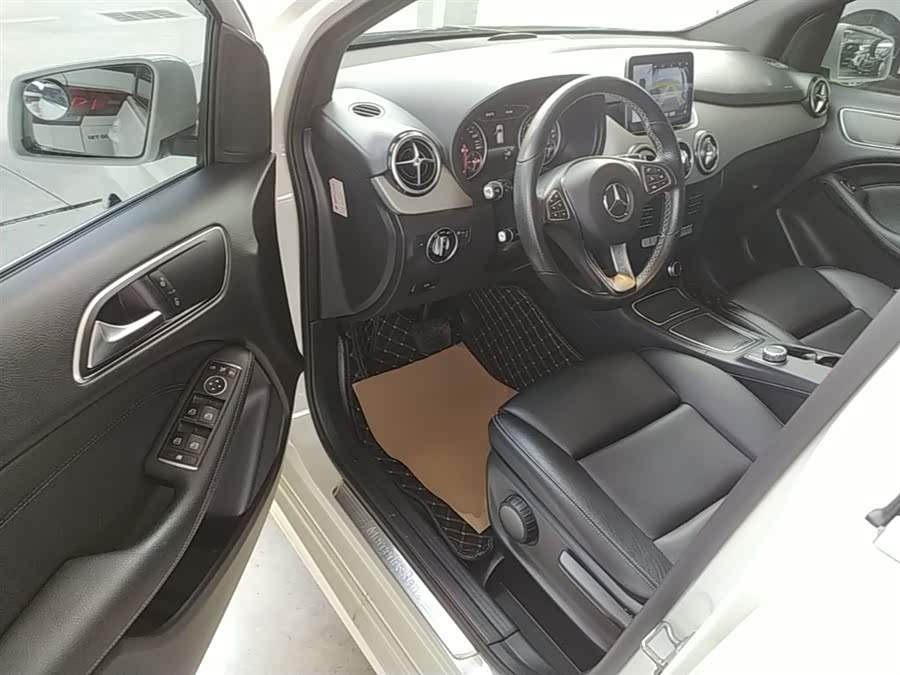 Mercedes-Benz B-Class 2019 — фото 16