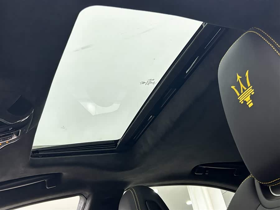 Maserati Ghibli 2022 — фото 17