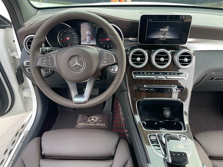 Mercedes-Benz GLC 2019 — фото 11