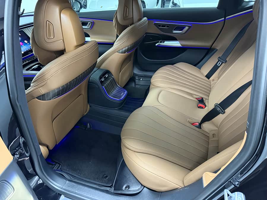 Mercedes-Benz E-Class 2024