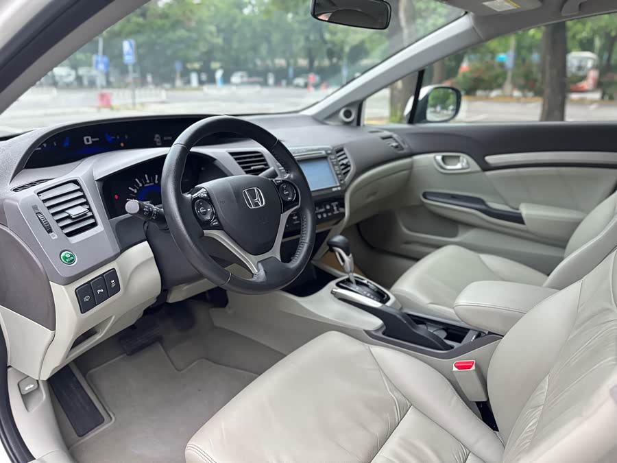 Honda Civic 2014 — фото 16