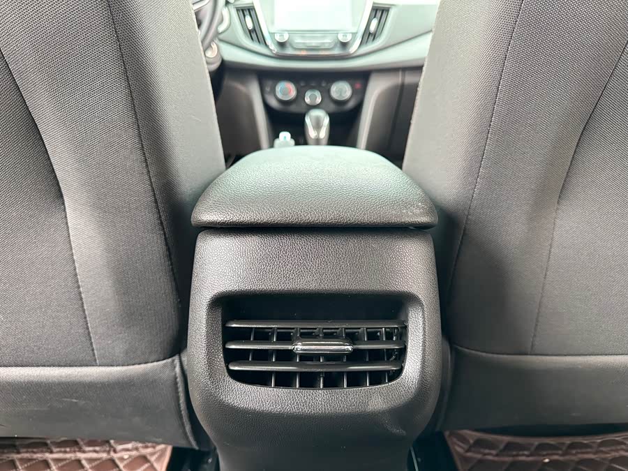 Chevrolet Cruze 2019 — фото 12