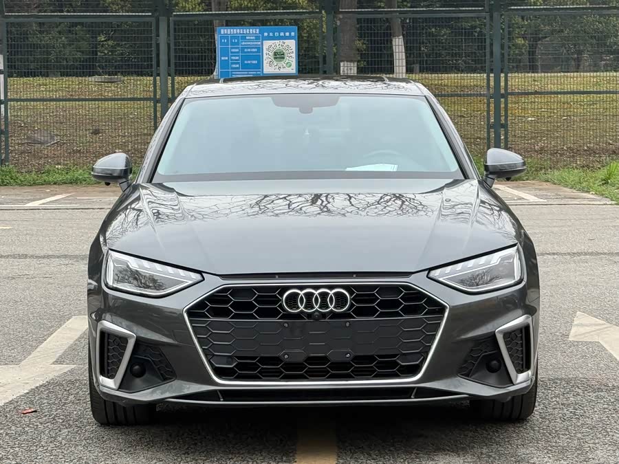 Audi A4L 2020