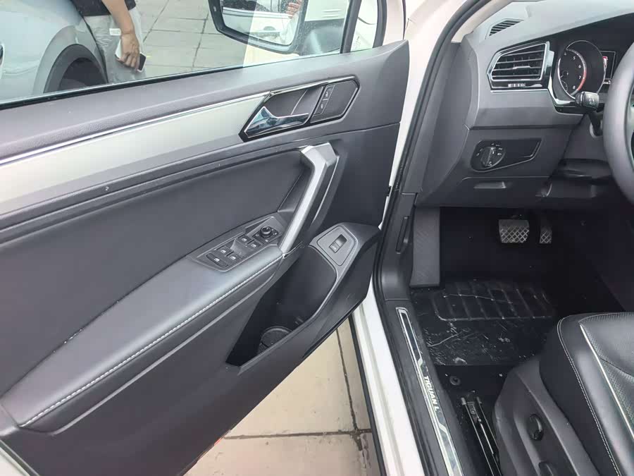 Volkswagen Tiguan L 2017