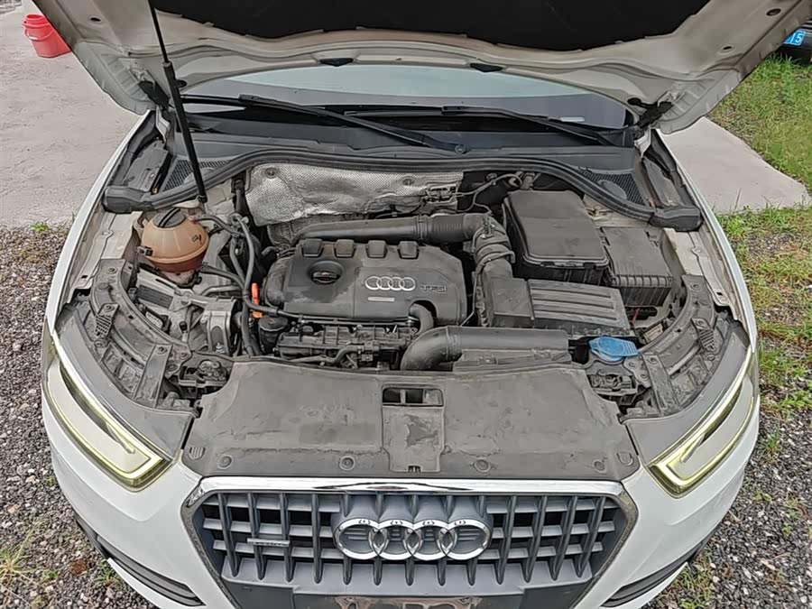 Audi Q3 2015 — фото 11
