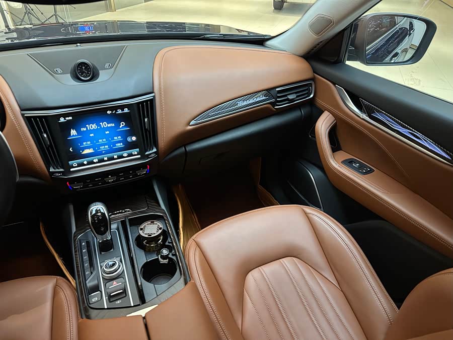 Maserati Levante 2016 — фото 10