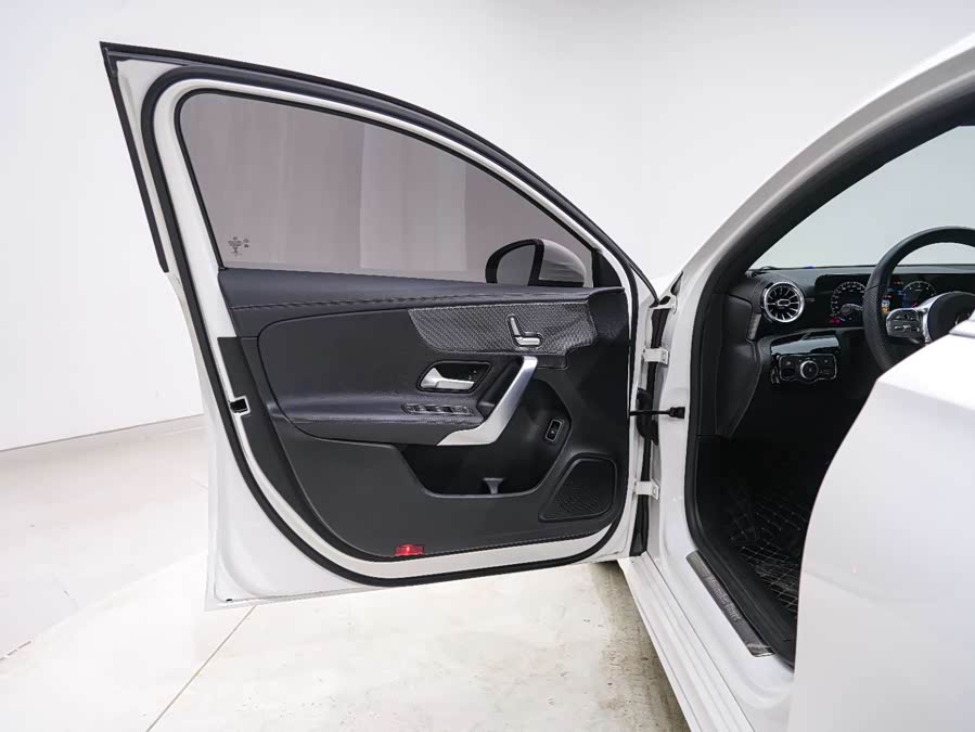 Mercedes-Benz A-Class 2021 — фото 14