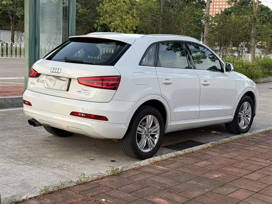 Audi Q3 2015 — фото 25