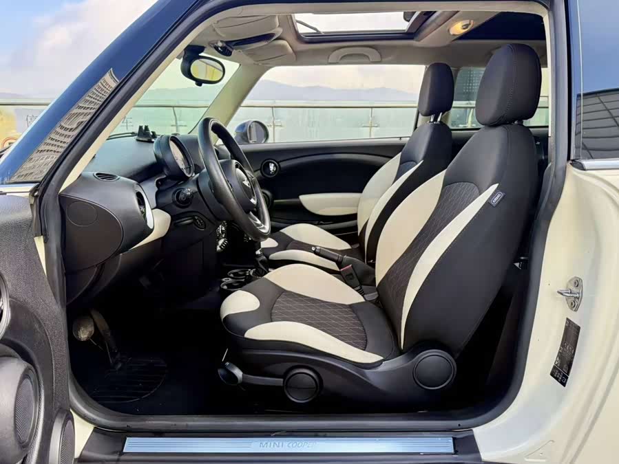 MINI MINI 2011