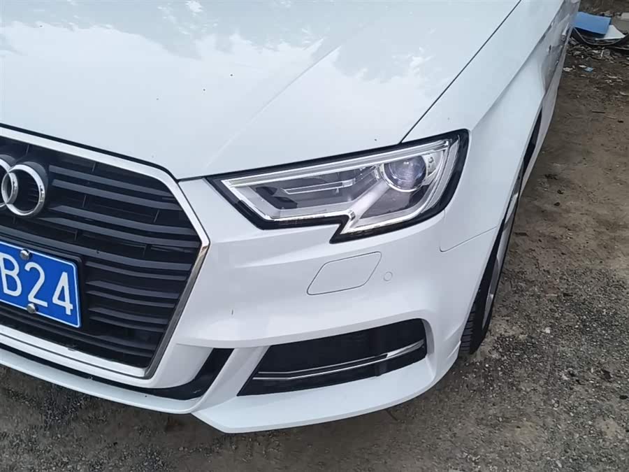 Audi A3 2018 — фото 24