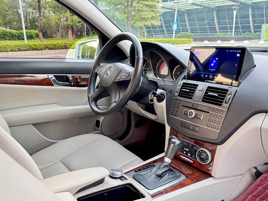 Mercedes-Benz C-Class 2010
