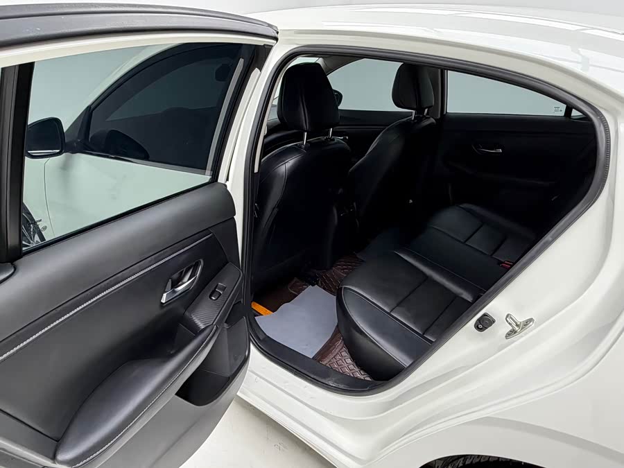 Nissan Sylphy 2022 — фото 13