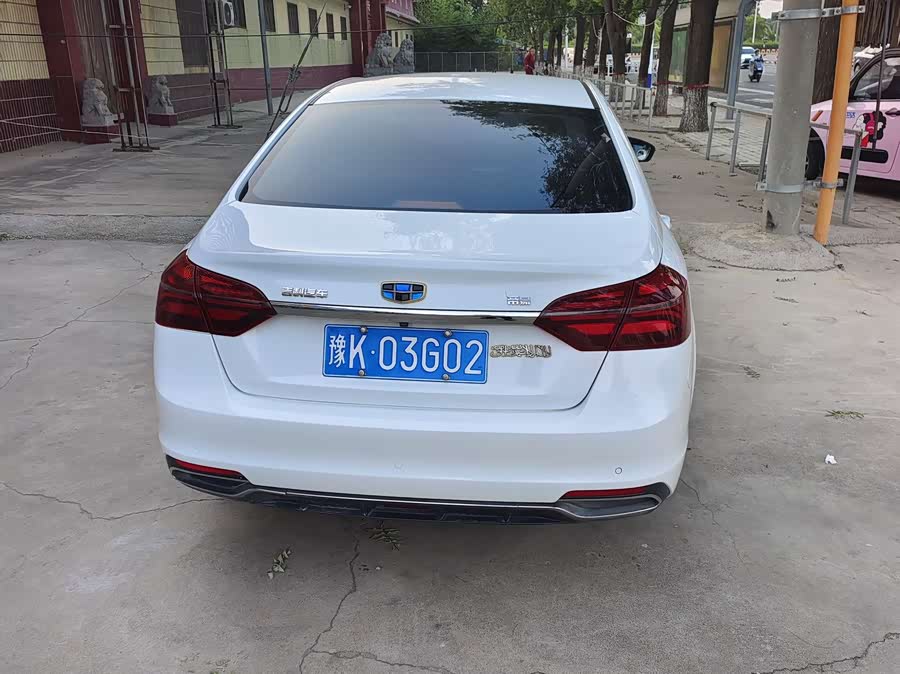 Geely Emgrand 2018