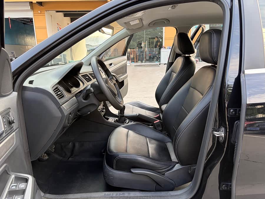 Volkswagen Lavida 2015
