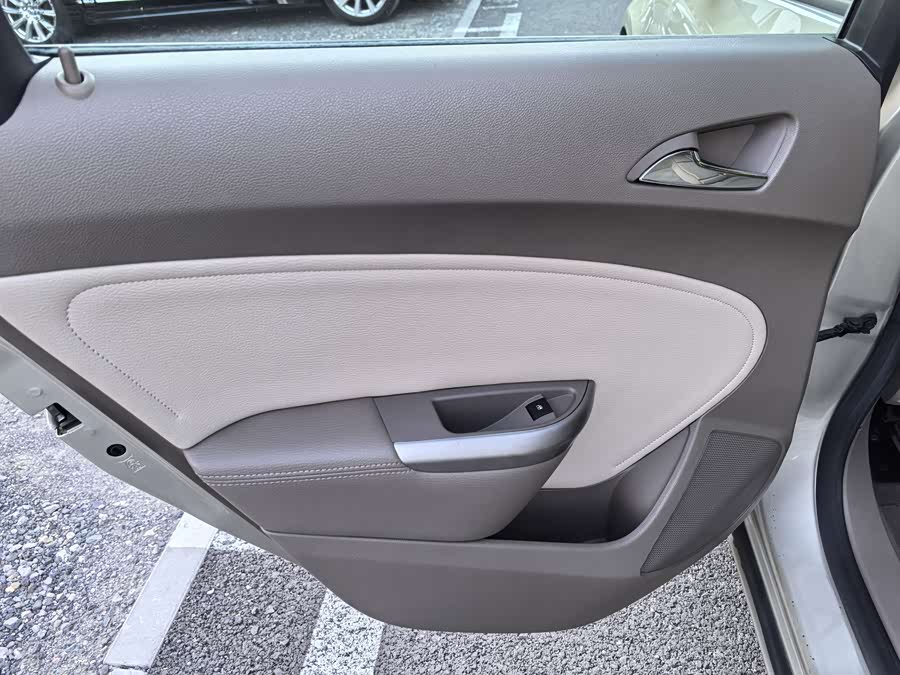 Buick Excelle 2013 — фото 15